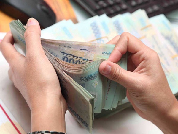 Vo chong vay tien ty roi bo tron hinh anh