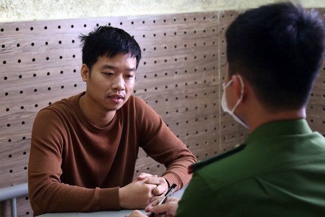 Buon lau oto Camry anh 1