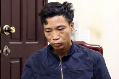 Khoi to ke sat hai xe om, giau xac trong bao tai hinh anh