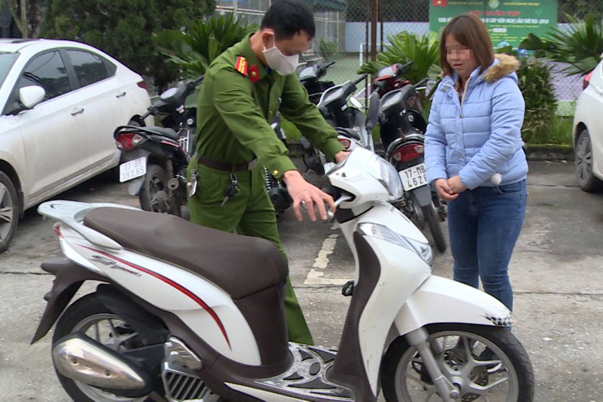 Hai ga dong huong ru nhau trom 6 chiec SH hinh anh