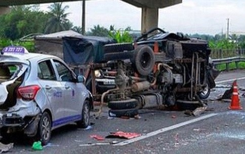 Tai nan giao thong giam manh trong 3 ngay cach ly xa hoi hinh anh