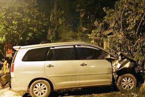 Tai xe oto tong chet be trai sau khi tu tap uong ruou hinh anh