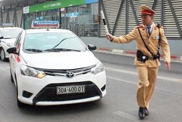 De xuat moi bang lai xe co 12 diem, neu tai xe vi pham se tru dan hinh anh