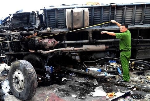 61 nguoi chet vi tai nan giao thong trong 3 ngay nghi le hinh anh