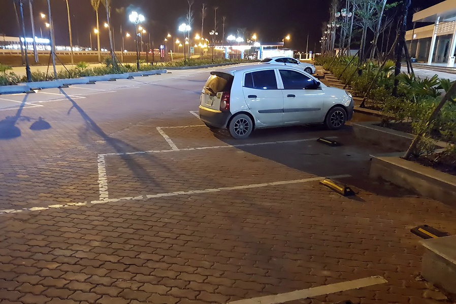 Dung xe tren cao toc anh 1