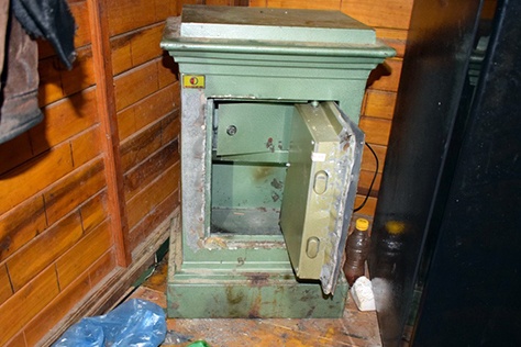 Trom duc ket sat sau khi chu nha nhan tien den bu hinh anh