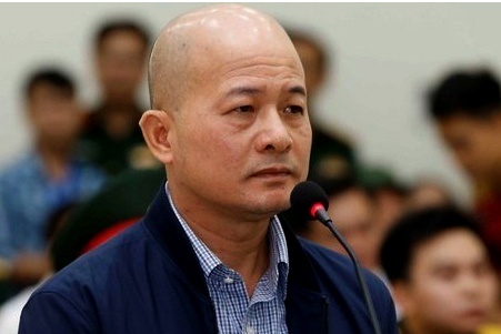 Ut 'Troc' bi cao buoc chiem doat dat vang quan 1 nhu the nao? hinh anh