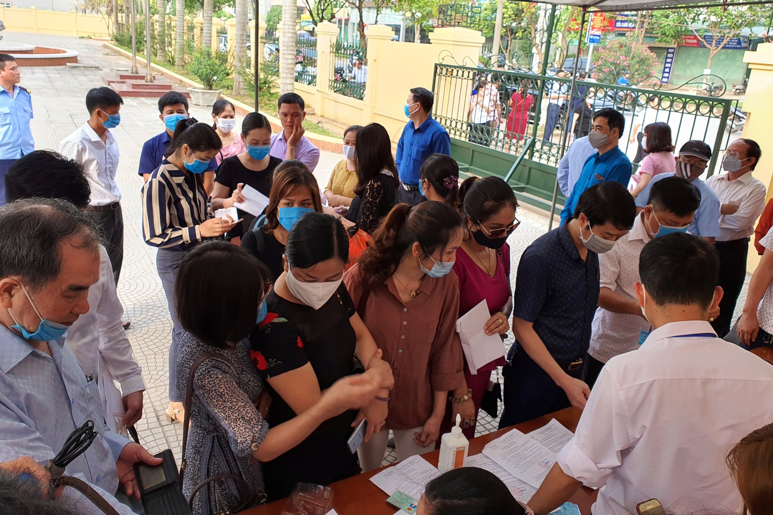 Xet xu gian lan thi cu o Hoa Binh anh 2