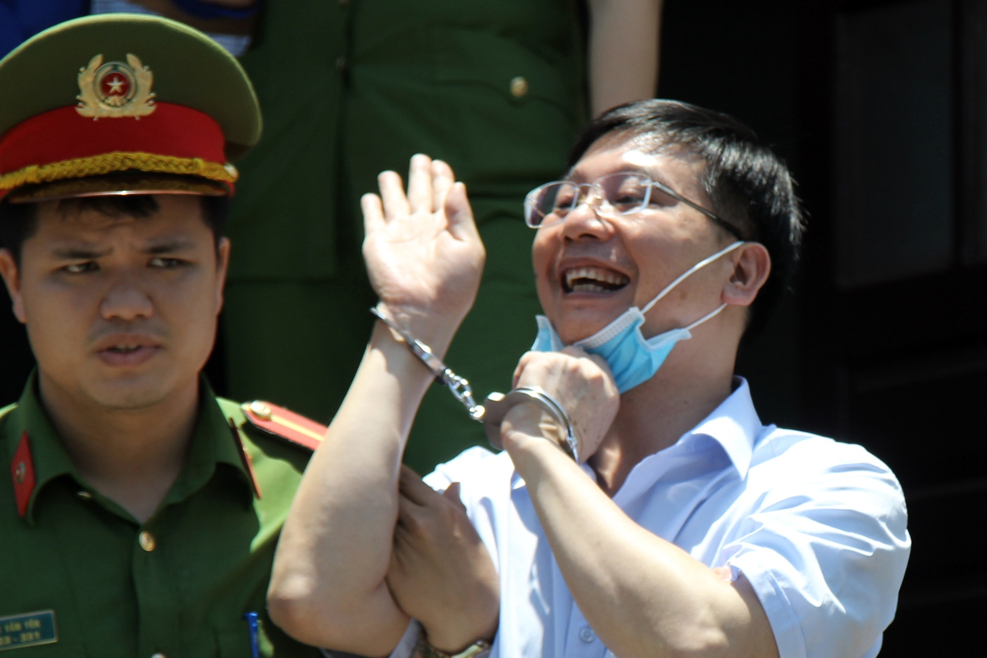 Cuu thuong ta cong an moc noi nang diem thi bi de nghi 5-6 nam tu hinh anh