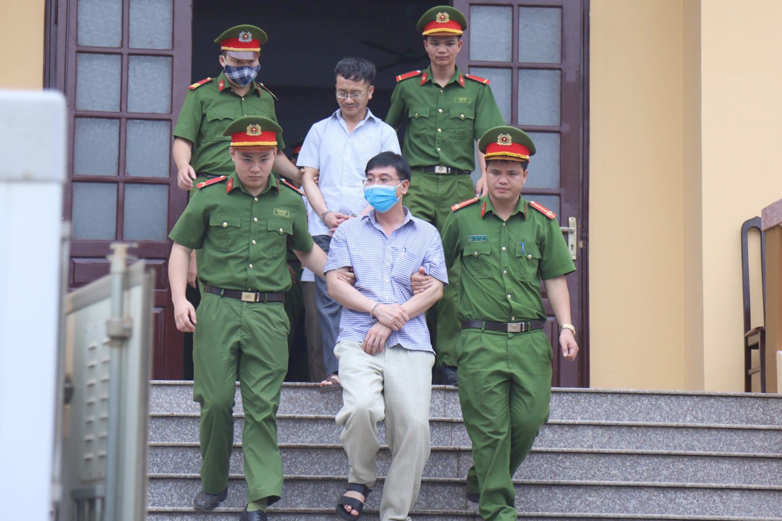 Tuyên án vụ nâng điểm thi Hòa Bình ảnh 1 Tuyen an vu nang diem thi Hoa Binh anh 1