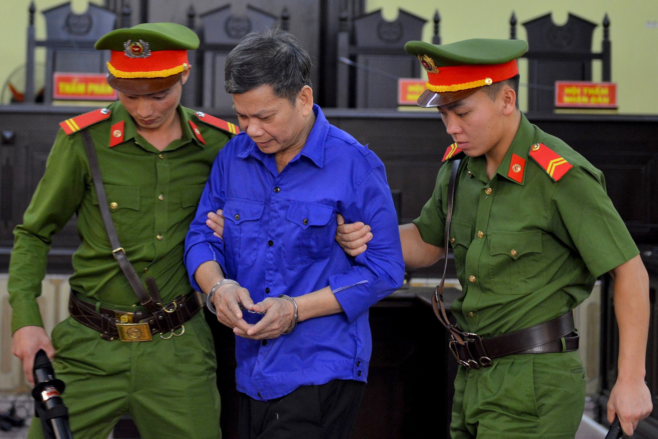 Xet xu vu nang diem thi Son La anh 2