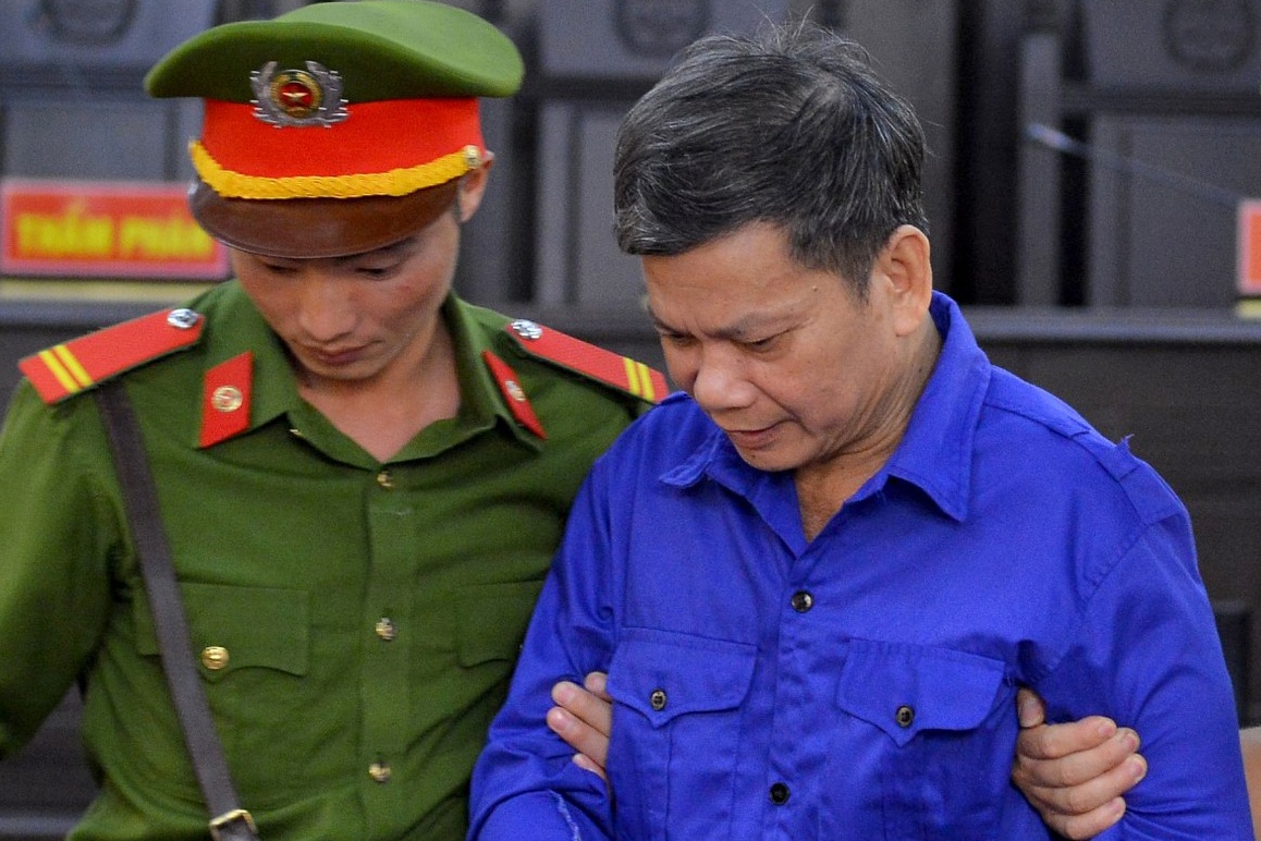 Truong phong nhan 1,3 ty de nang diem thi doi dien an tu hinh anh