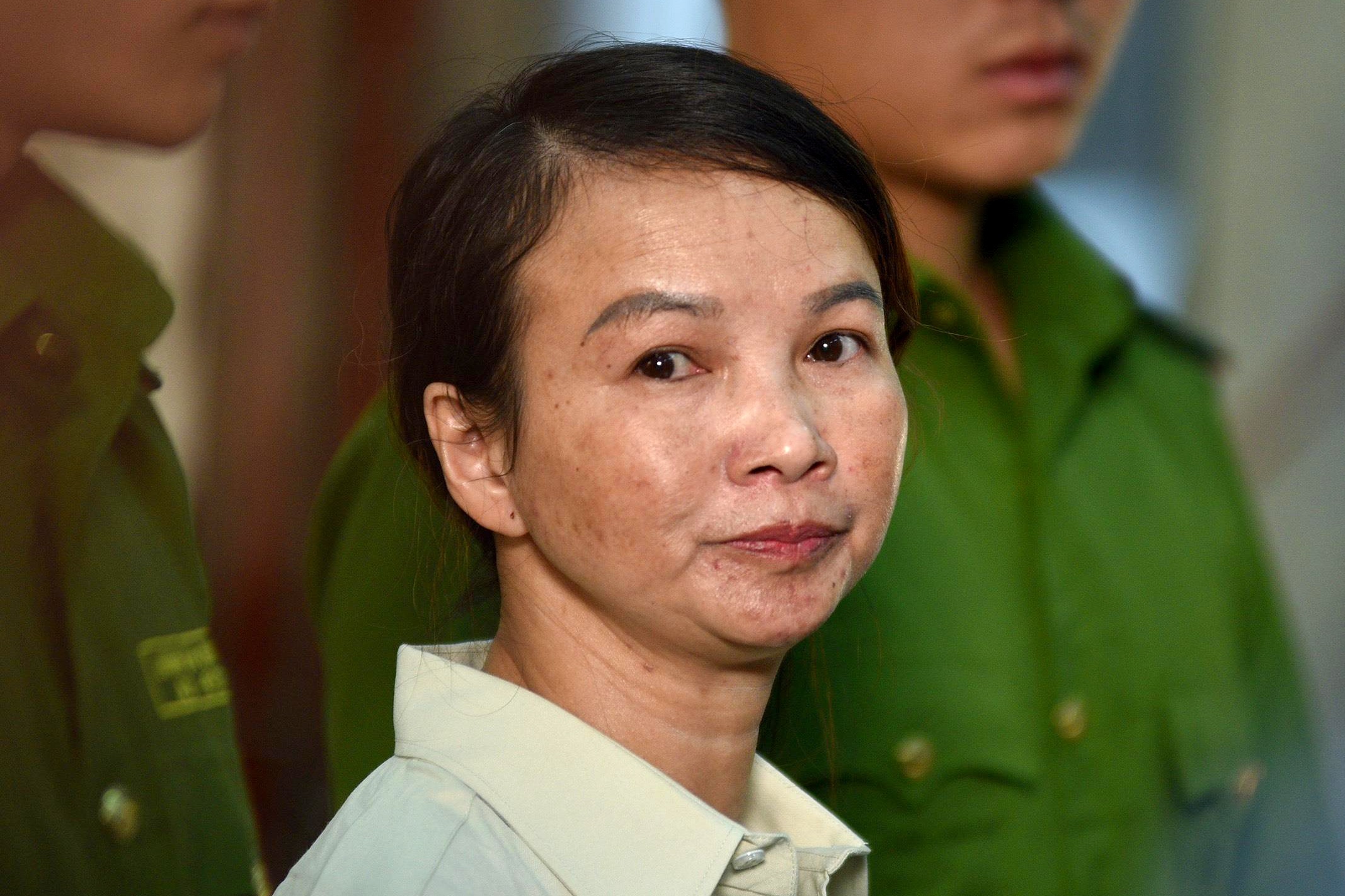 Xet xu me nu sinh giao ga anh 1