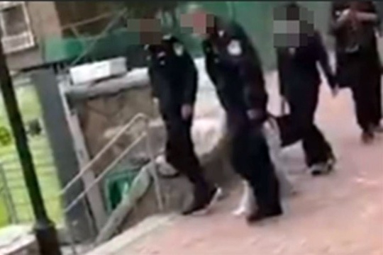 Nu sinh giet me ruot anh 1