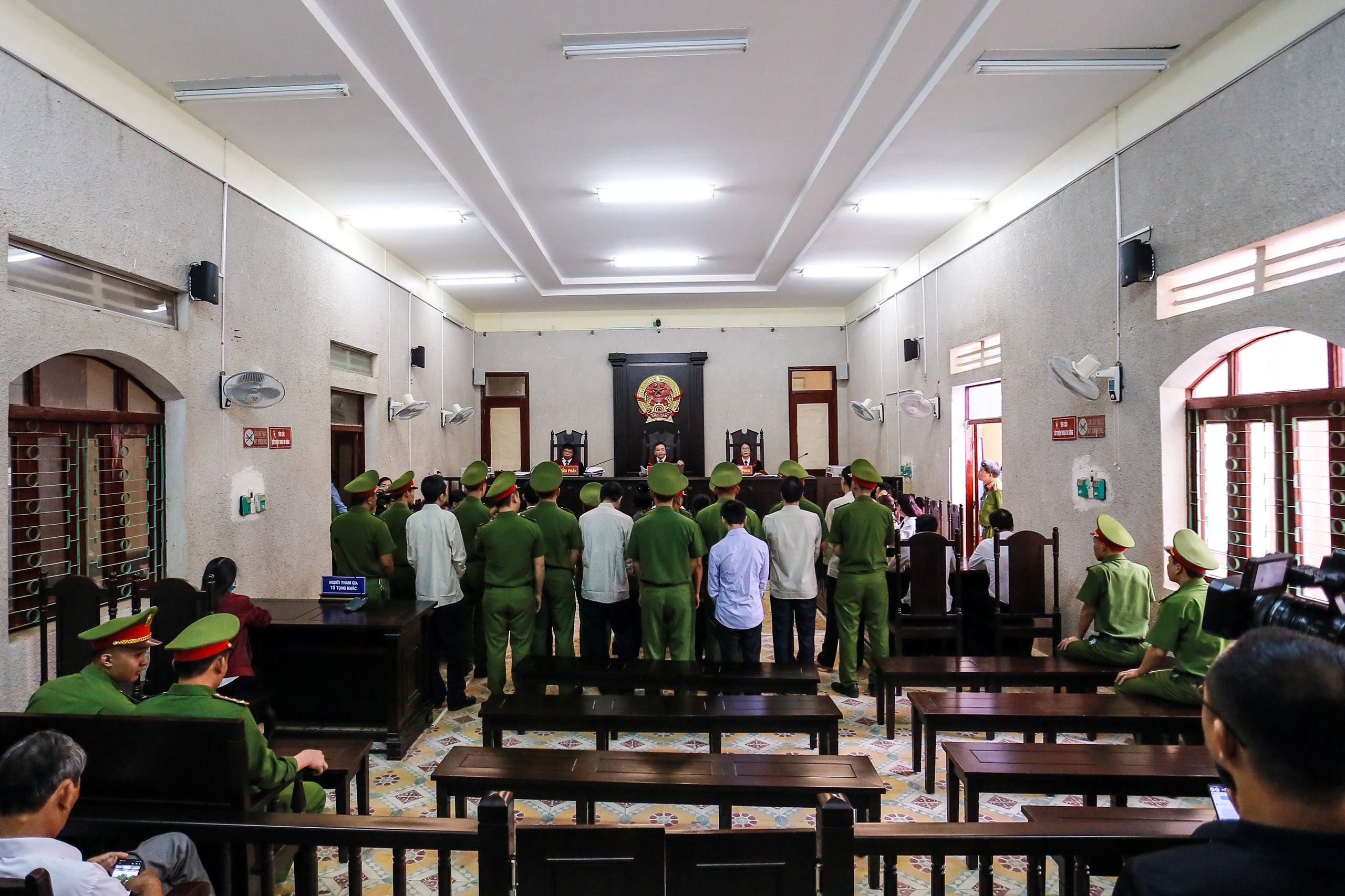 Xet xu me nu sinh giao ga o Dien Bien anh 10