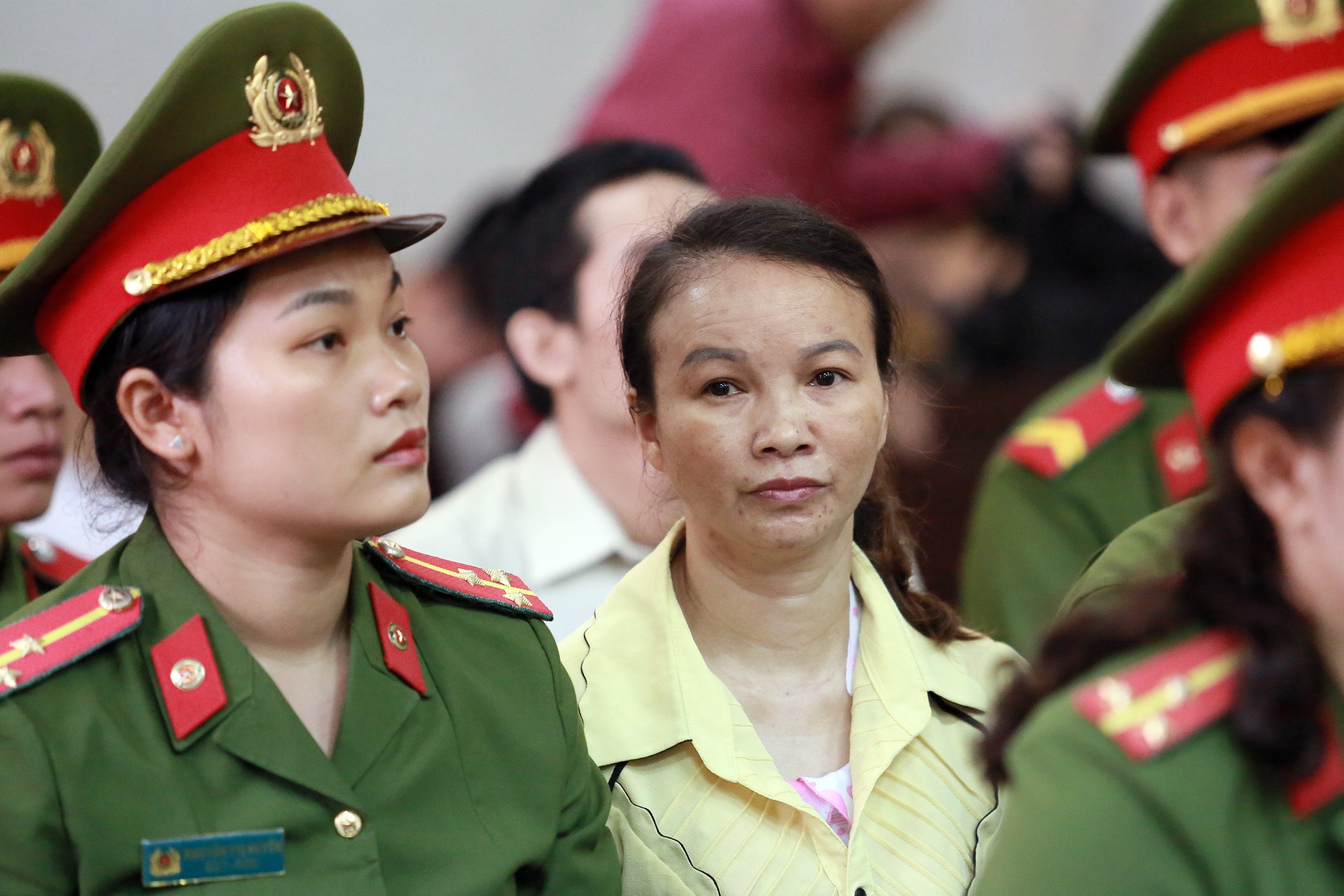 Xet xu me nu sinh giao ga Dien Bien anh 1