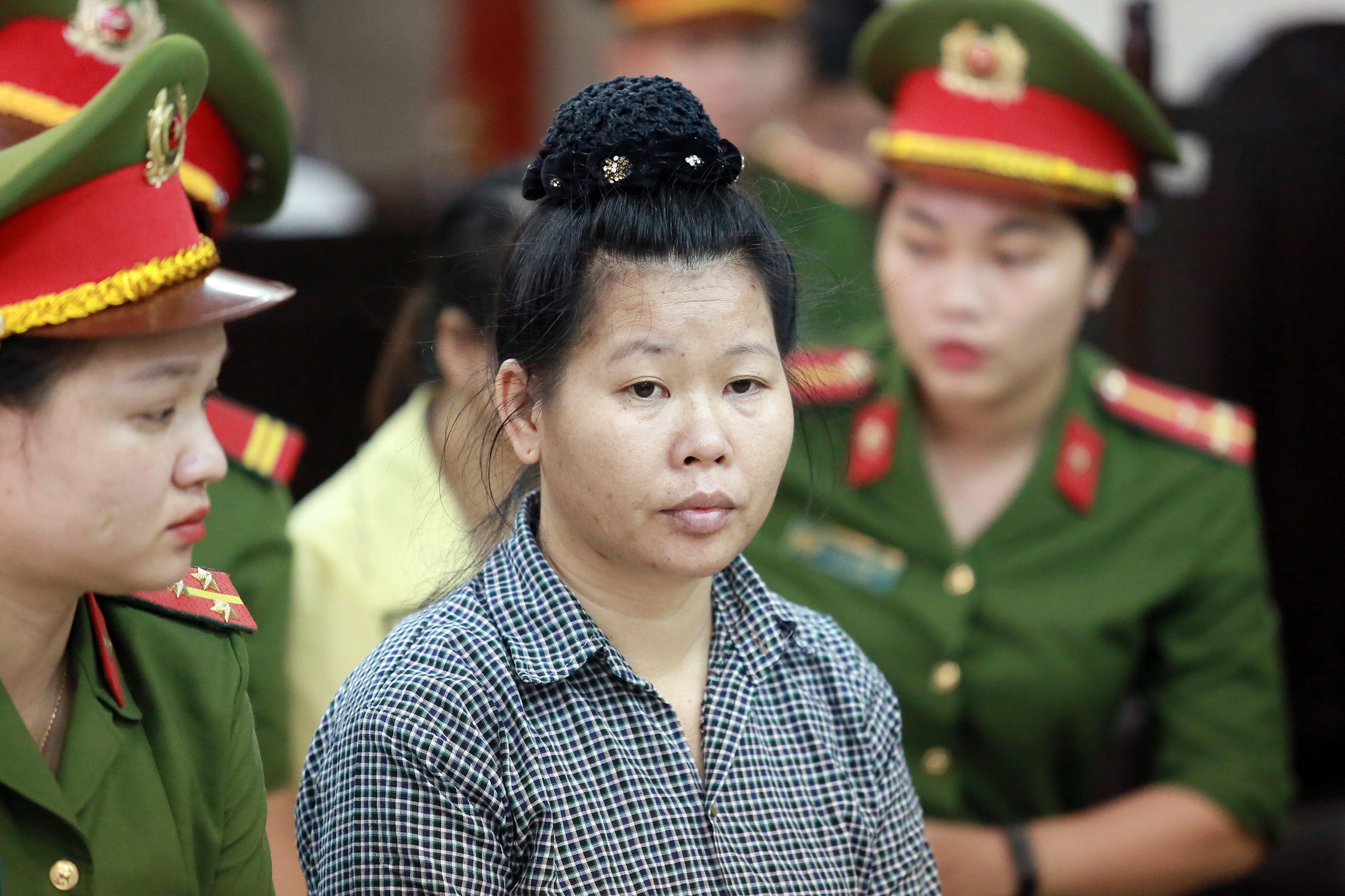 Xet xu me nu sinh giao ga Dien Bien anh 2