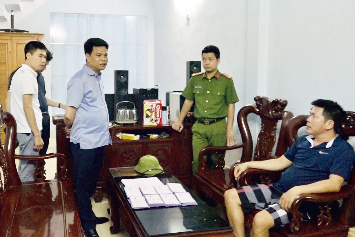 Tin dung den Hanh Xuyen anh 1