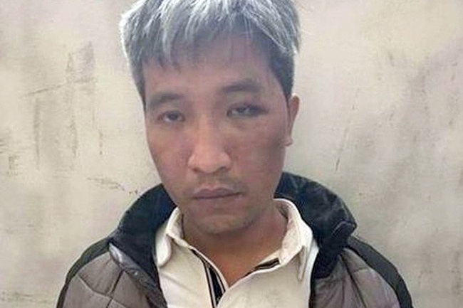 Bat bi cao bo tron khi ap giai den toa an hinh anh