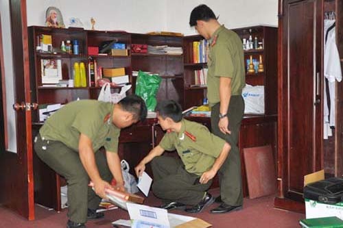 Truy to Chanh van phong TAND huyen tron lenh truy na hinh anh