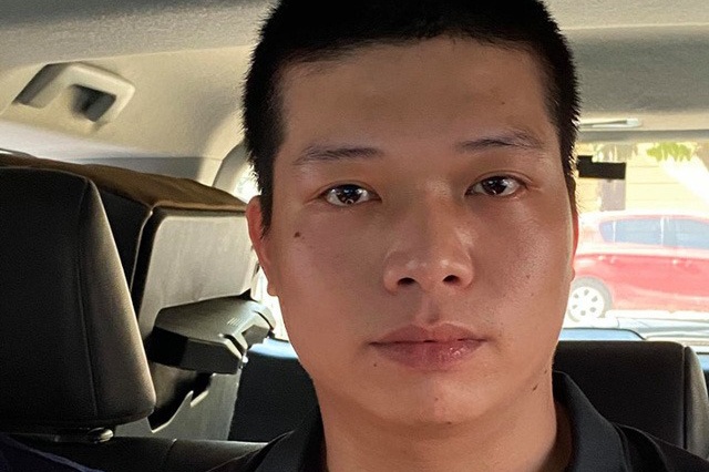 Khoi to ke cuop tiem vang, dam guc nguoi truy duoi hinh anh