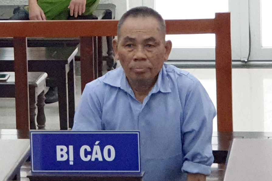 Ông lão đâm chết con trai ảnh 1 Ong lao dam chet con trai anh 1