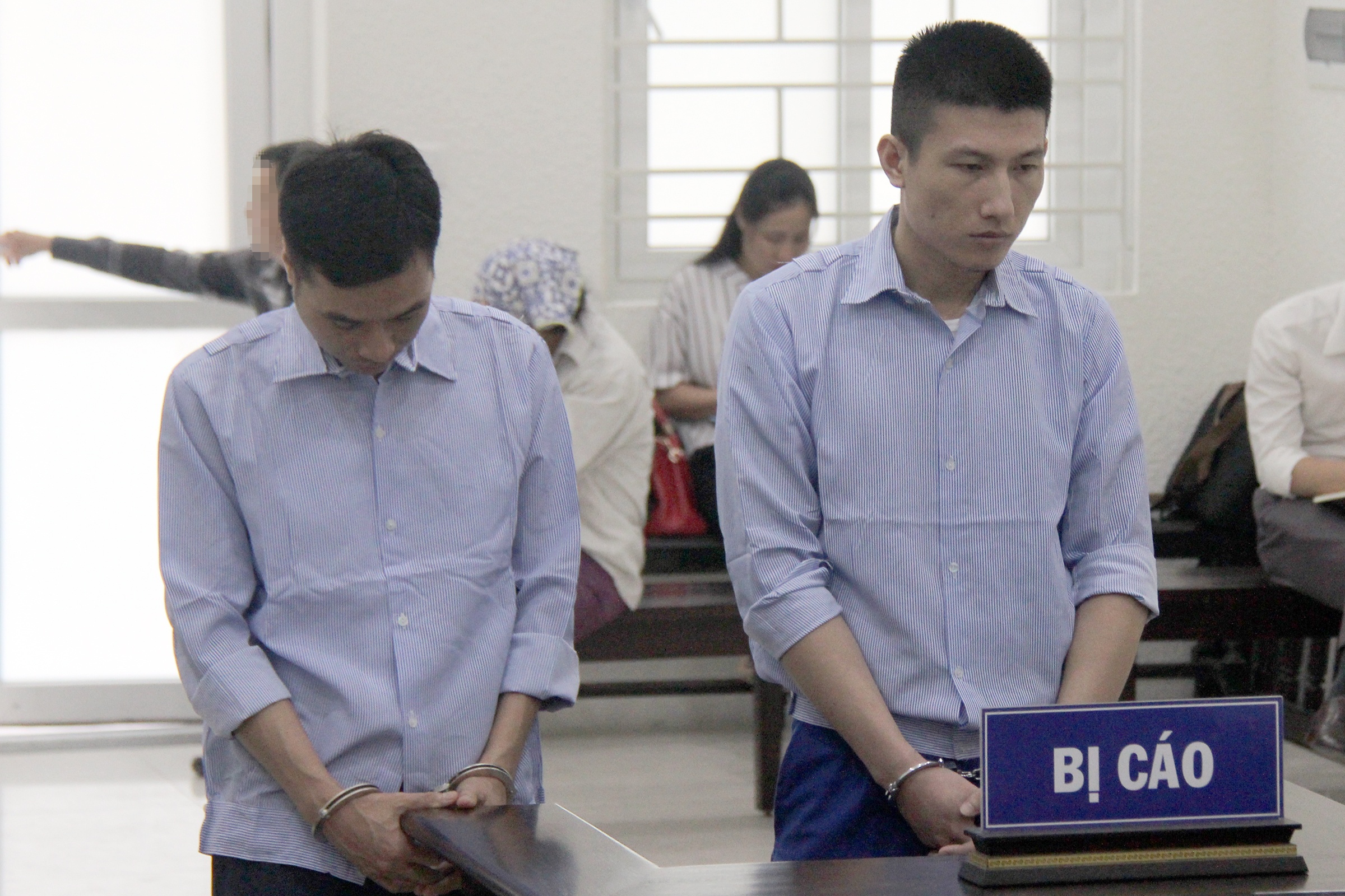 Cuu canh sat nhan hoi lo anh 1