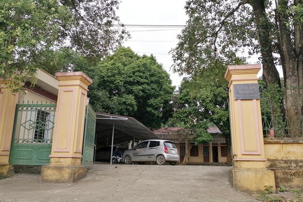 Truy to chanh van phong tand huyen anh 2