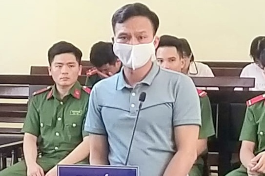 Cuu can bo toa phai ngoi tu sau gan 30 nam tron na hinh anh