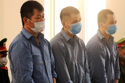 Tu tu chet trong trai giam anh 1