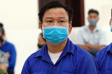 Chu tich cong ty da cap lua 36.000 nguoi linh an chung than hinh anh