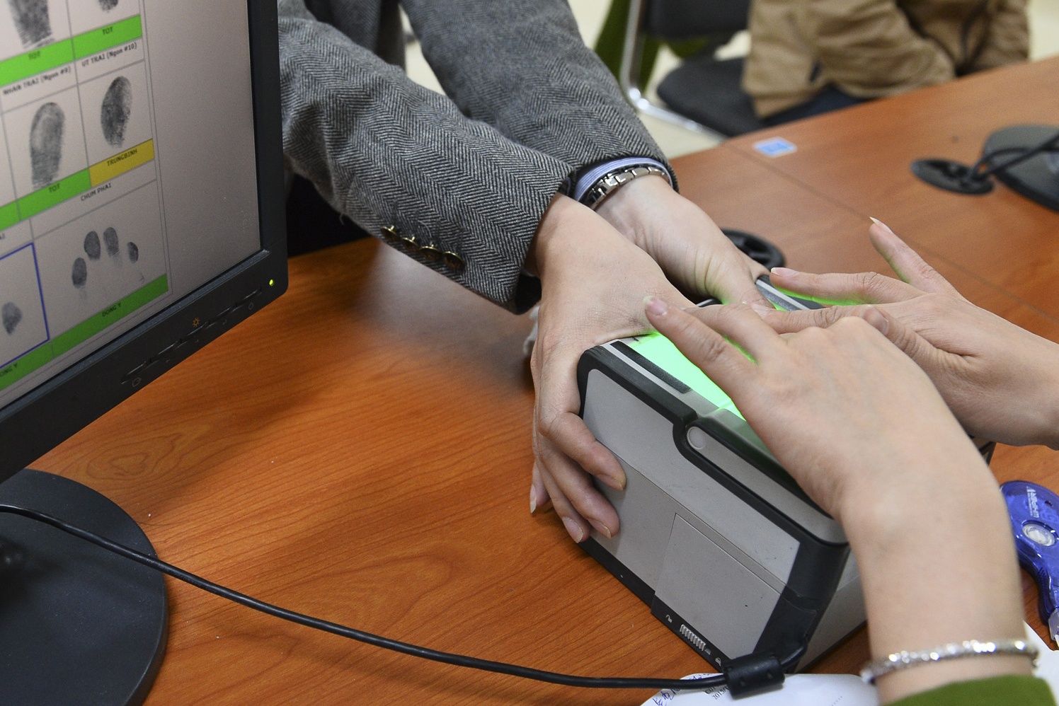 Thẻ căn cước công dân gắn chip ảnh 1 The can cuoc cong dan gan chip anh 1