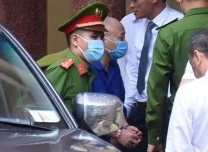 Duong 'Nhue' linh 30 thang tu hinh anh