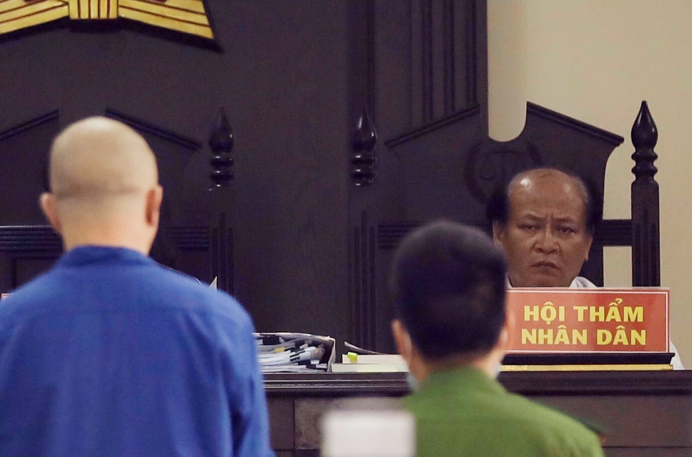 Vo chong Duong 'Nhue' nhan toi hinh anh