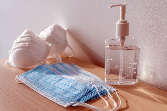 7 nguoi Viet lua hang nghin khach My mua nuoc rua tay hinh anh