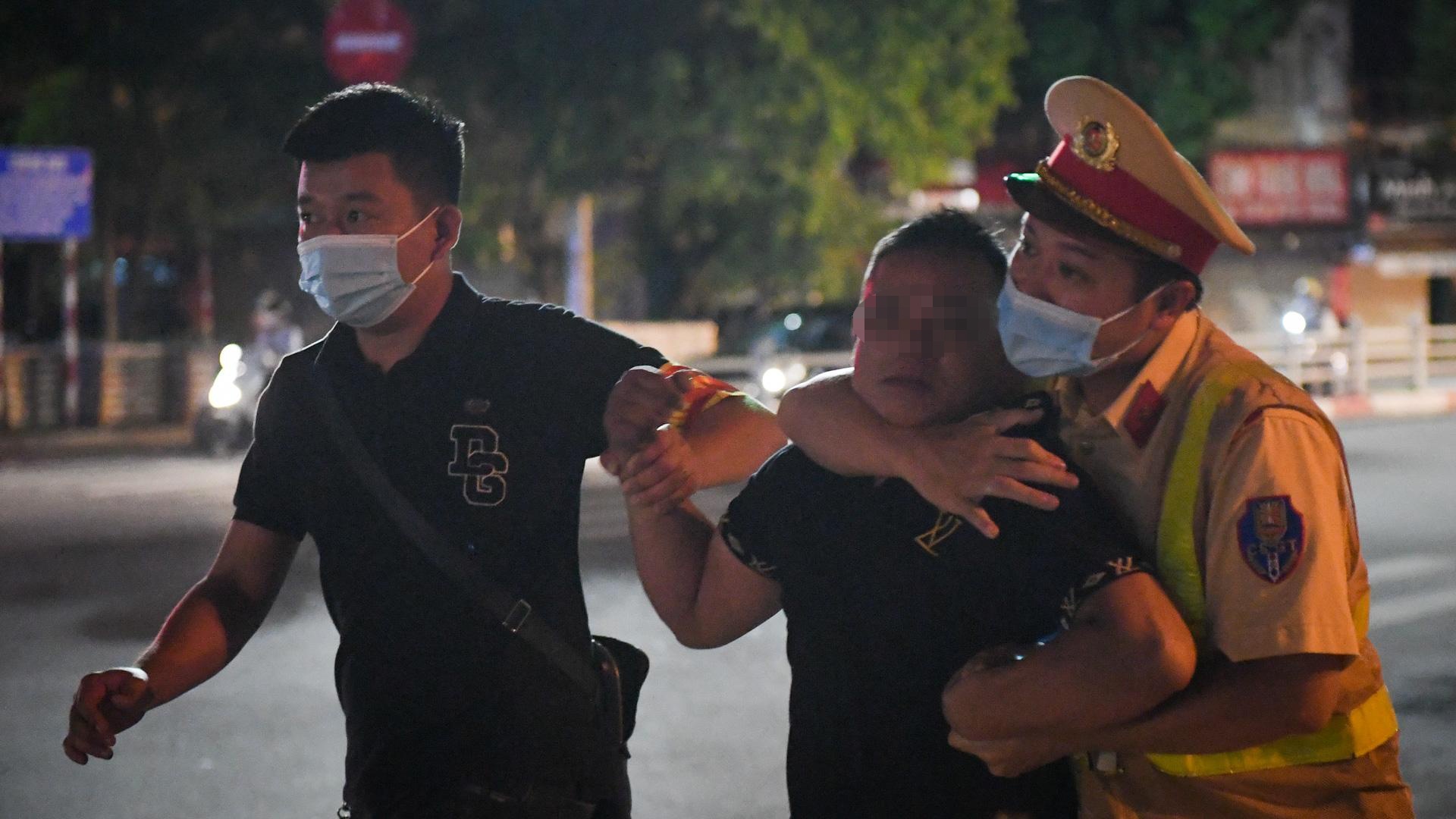 Canh sat 141 Ha Noi anh 3