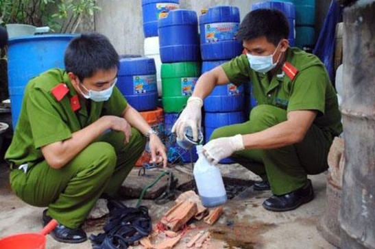 Cong an Ha Noi dieu tra vu ngo doc pate Minh Chay hinh anh