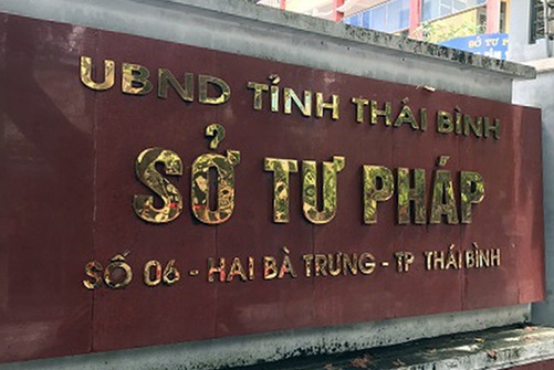 Them can bo So Tu phap Thai Binh bi bat hinh anh