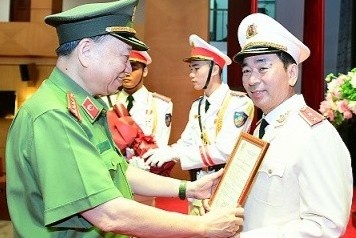 Thu truong Tran Quoc To duoc thang ham trung tuong hinh anh