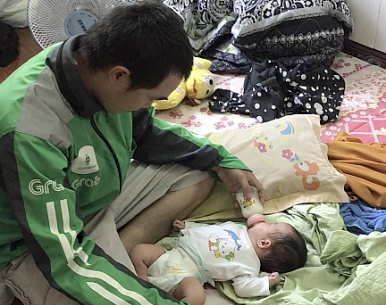 Mua ban tre em anh 2