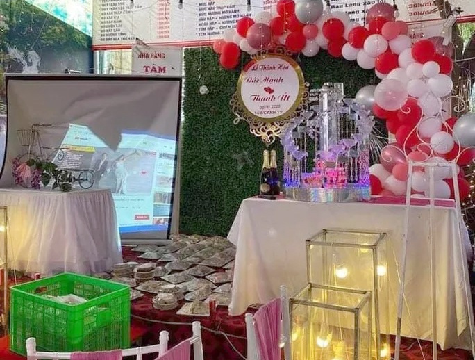 Bung 150 mam co cuoi anh 1