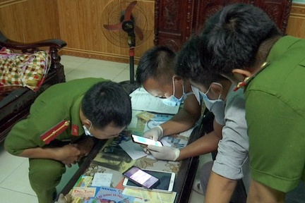 Nguoi phu nu bi sat hai trong can ho tap the hinh anh