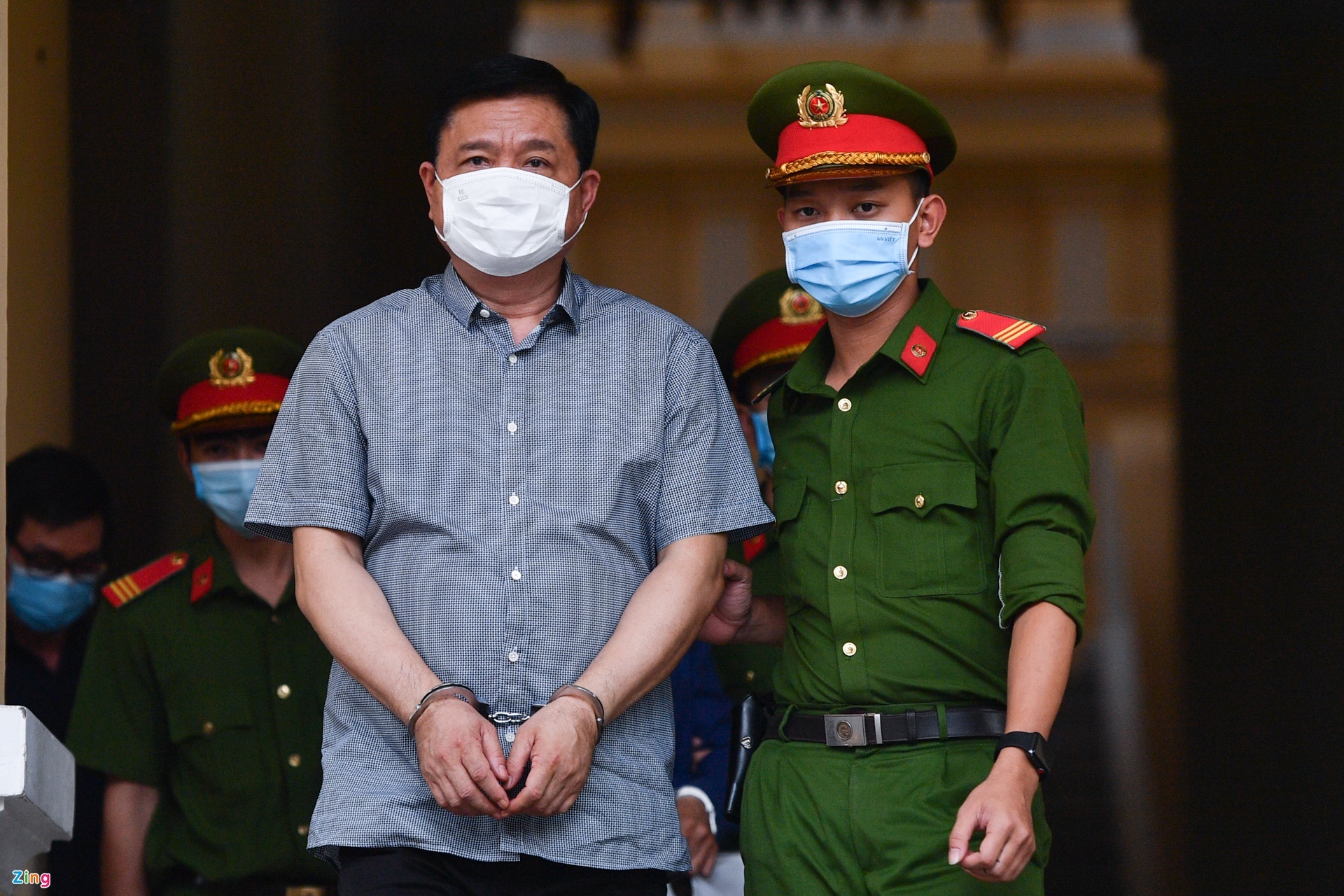 Xet xu ong Dinh La Thang anh 2