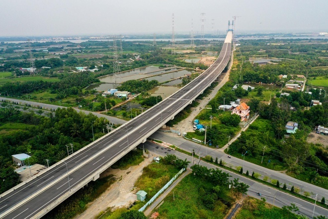 Doanh nghiệp tố Trần Phương Uyên ảnh 1 Doanh nghiep to Tran Phuong Uyen anh 1