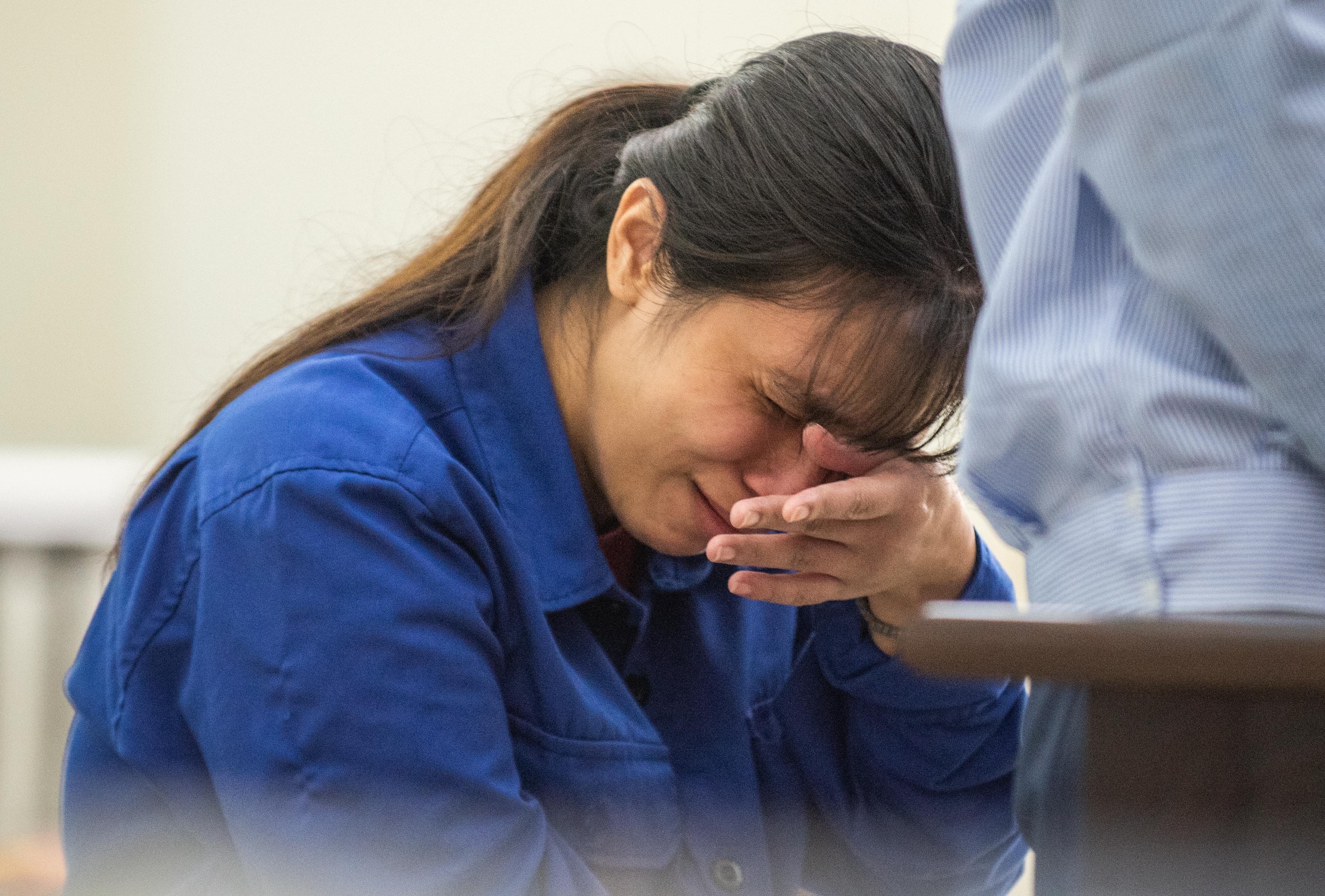 Bao hanh con gai o Ha Noi anh 2