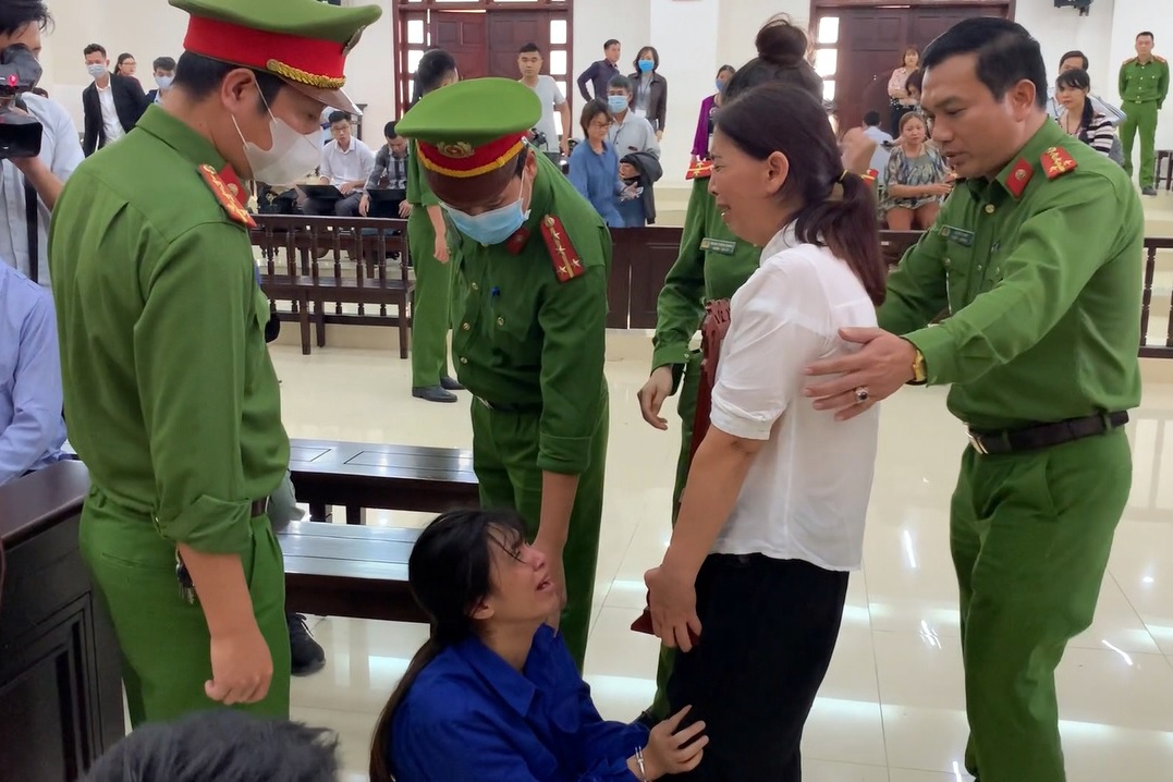 Cha duong va me lam chet con gai anh 4