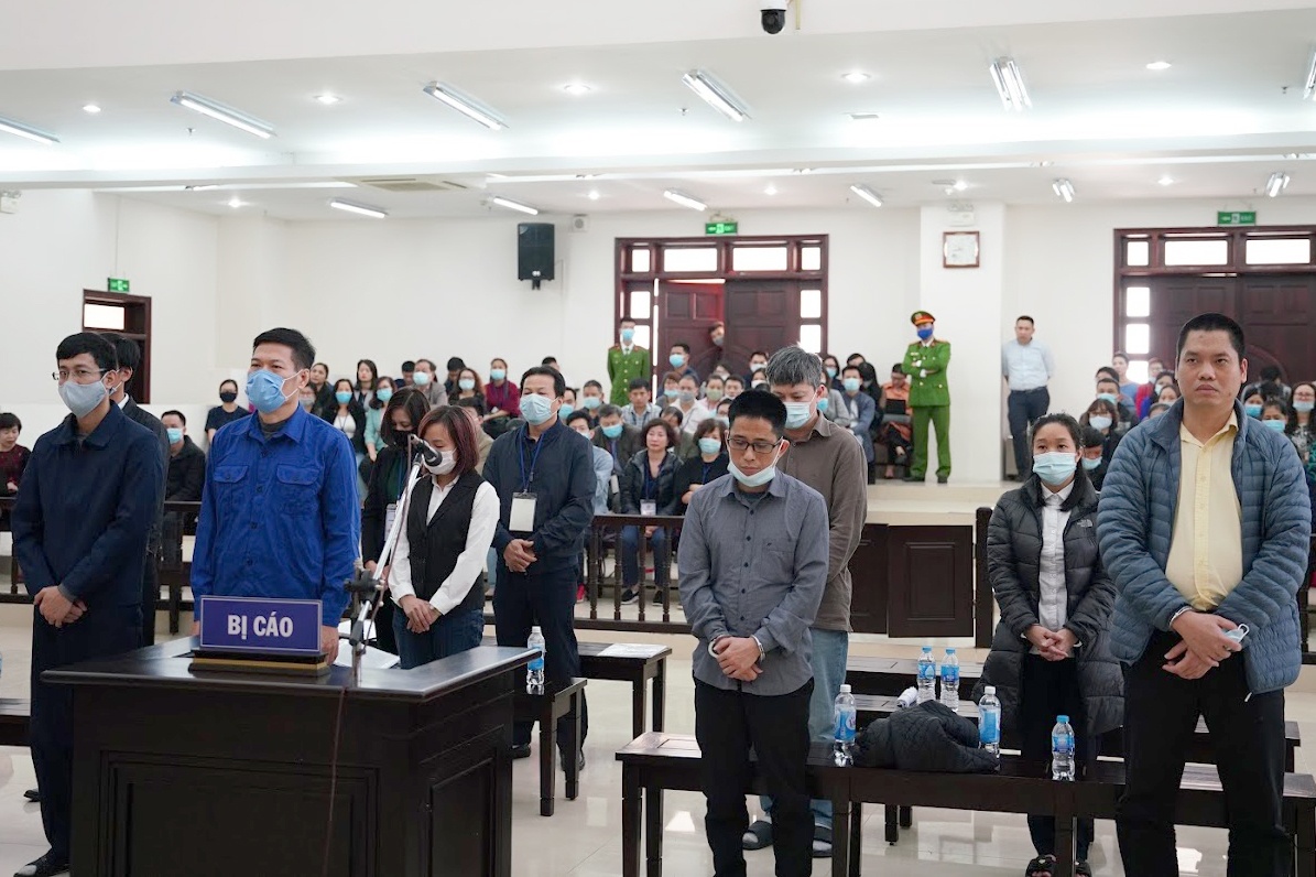 Tuyen an Nguyen Nhat Cam anh 1