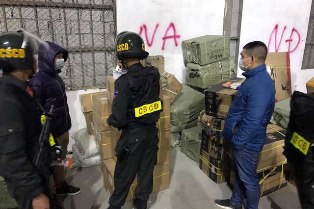 Bo Cong an pha vu van chuyen 500 tan hang nhap lau hinh anh