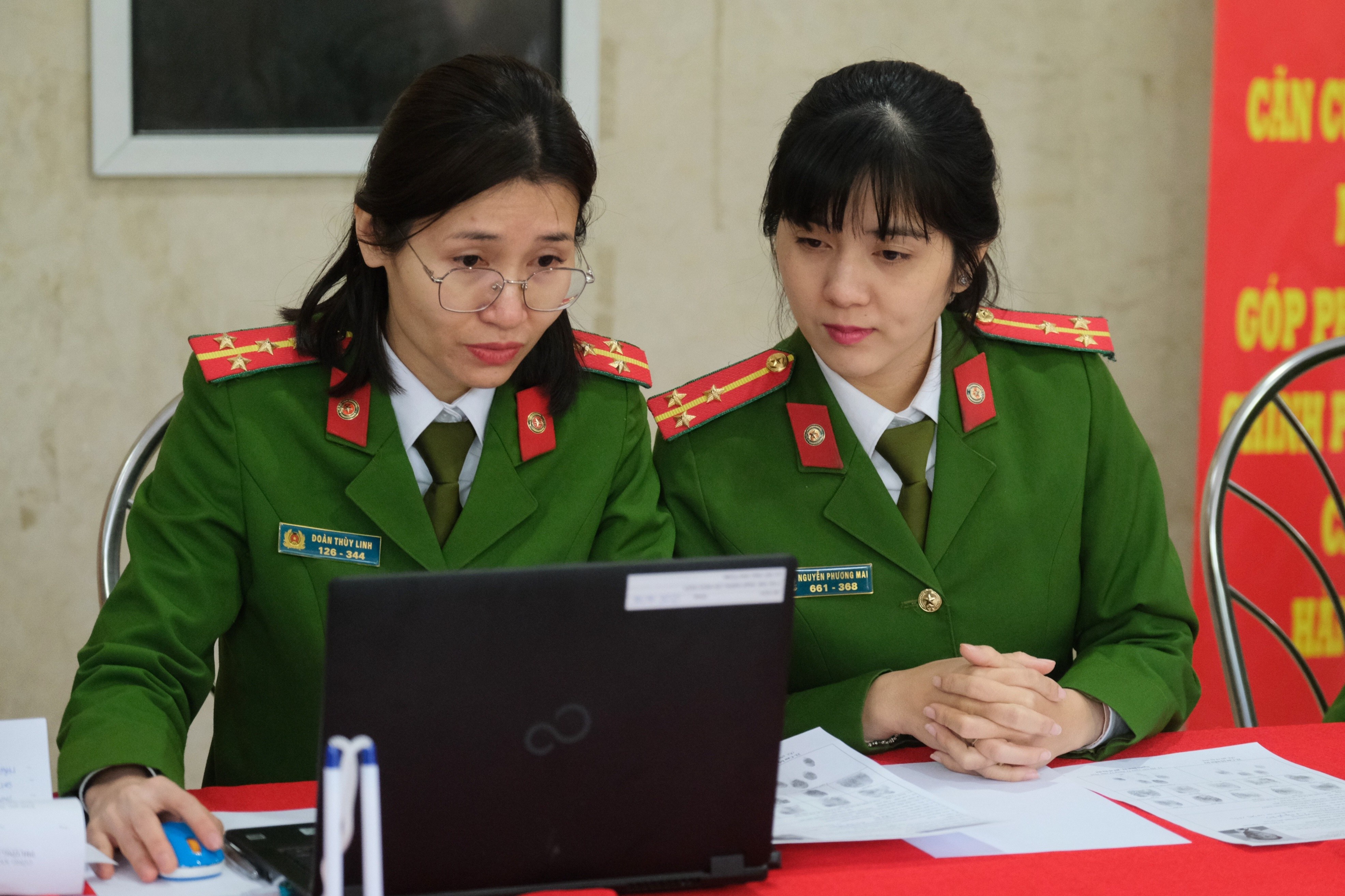 Cap can cuoc cong dan gan chip anh 1