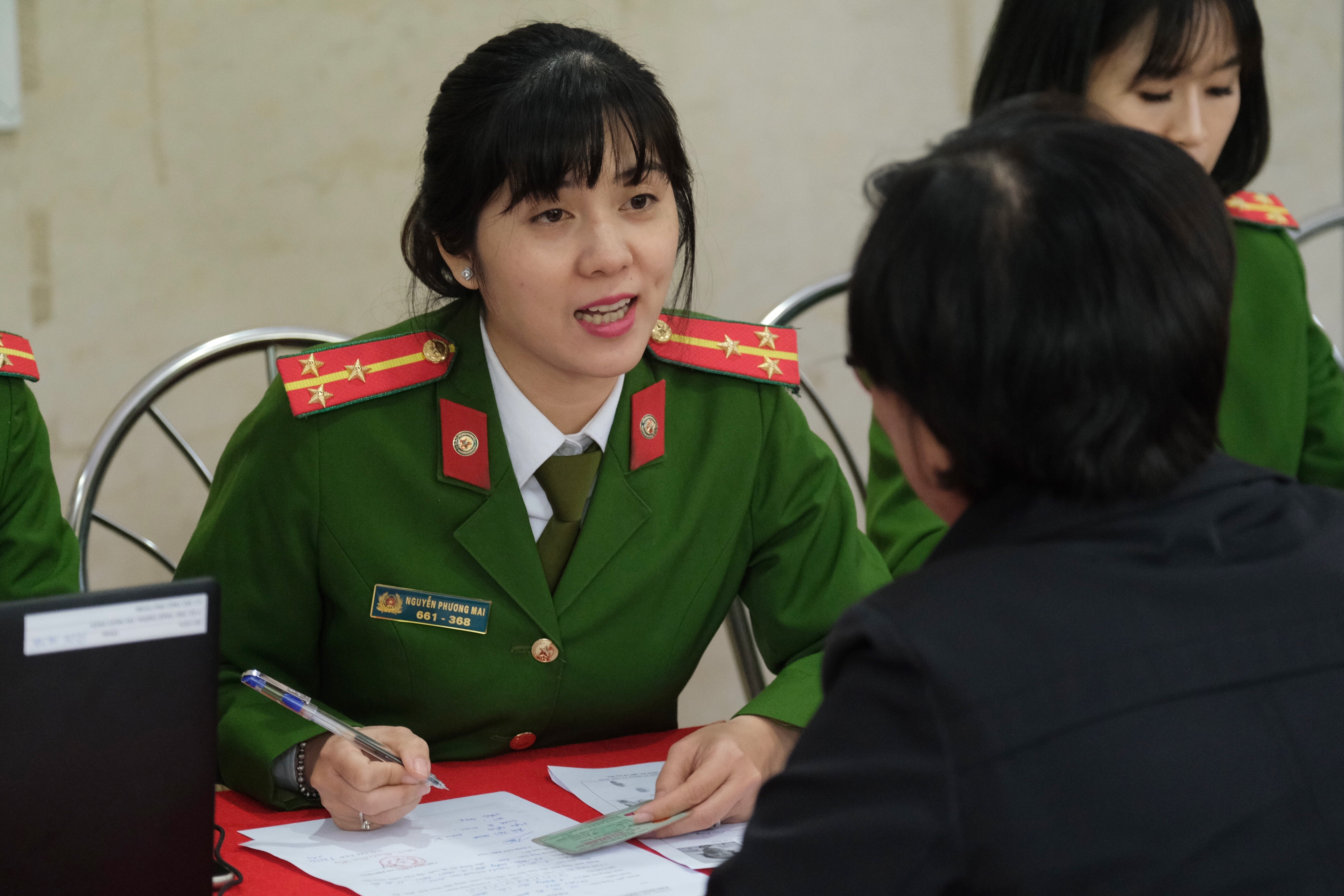 Cap can cuoc cong dan gan chip anh 2